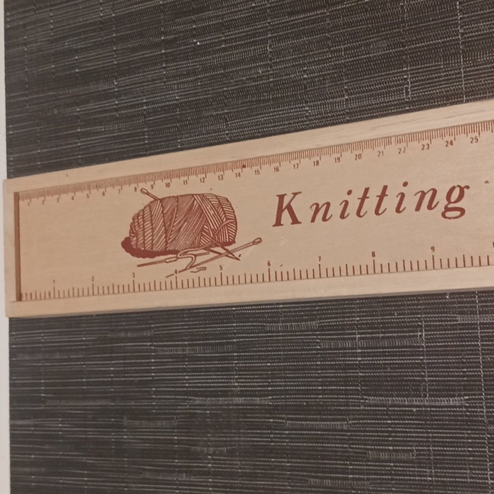 Knitting Needles Set in Wood Storage Box - Picture 2 of 5
